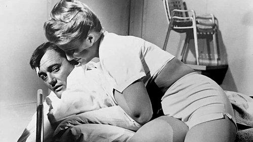 The Spy in the Green Hat filmas žiurėti online