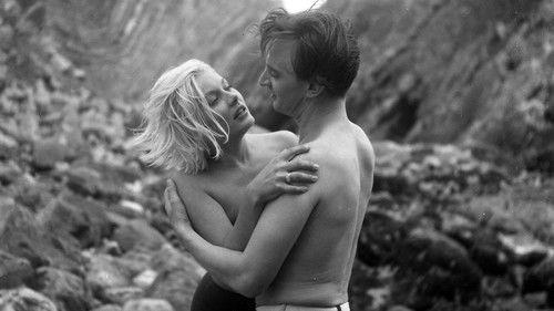 Four Sided Triangle filmas žiurėti online