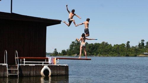 Who Loves the Sun filmas žiurėti online