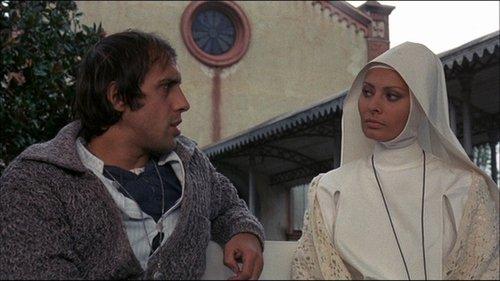 Balta, raudona ir... filmas žiurėti online