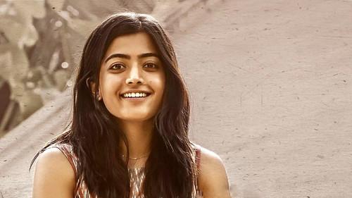 Dear Comrade filmas žiurėti online