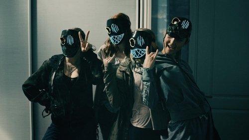 Let's Scare Julie filmas žiurėti online