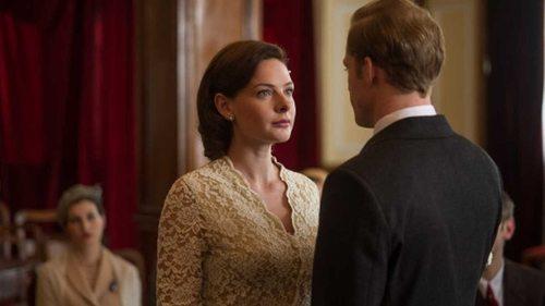 Despite the Falling Snow filmas žiurėti online