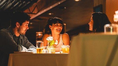 Lovos trikampis filmas žiurėti online