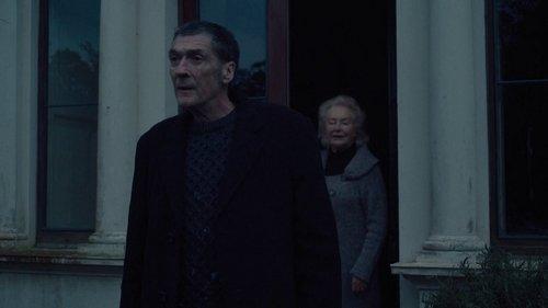 Don't Leave Home filmas žiurėti online