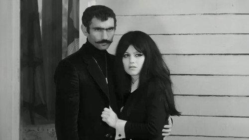 Bir Çirkin Adam filmas žiurėti online
