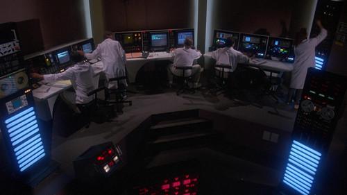 Deep Space filmas žiurėti online