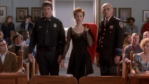 The Gun in Betty Lou's Handbag filmas žiurėti online