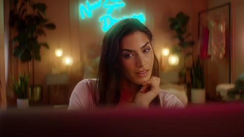 Love Virtually filmas žiurėti online